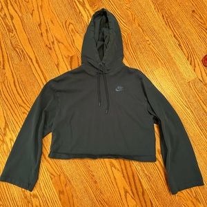 Nike women’s cropped dark teal hoodie. Flare / bell sleeves. Size XS, runs big.